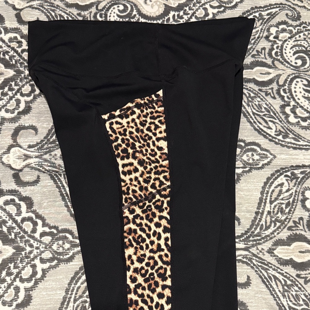 Zyia Leopard Print Capri Length Leggings - Picture 3 of 5